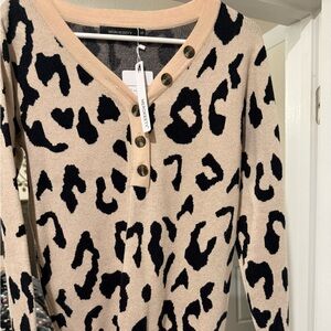 small Merokeety sweater.